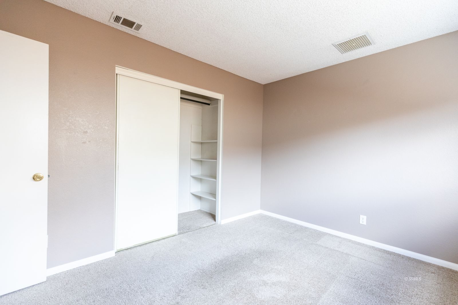 514 Suzanne Street Ridgecrest, CA 93555 - Photo 21 of 30 an empty room with shelves