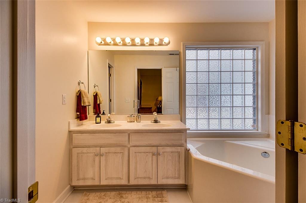 5549 Woodstream Road Randleman, NC 27317 - Photo 11 of 27 Gallery Image 11