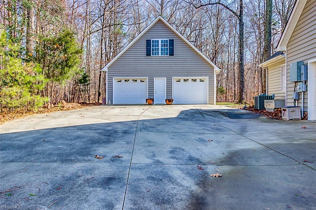 5549 Woodstream Road Randleman, NC 27317 - Photo 4 of 27 Gallery Image 4