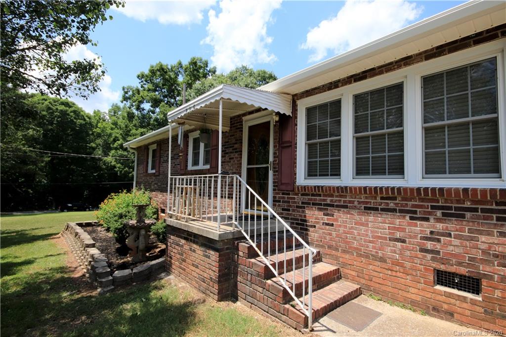 206 Partridge Road, Unit 9 & 11 Union, SC 29379 - Photo 2 of 21 a front view of a house with garden