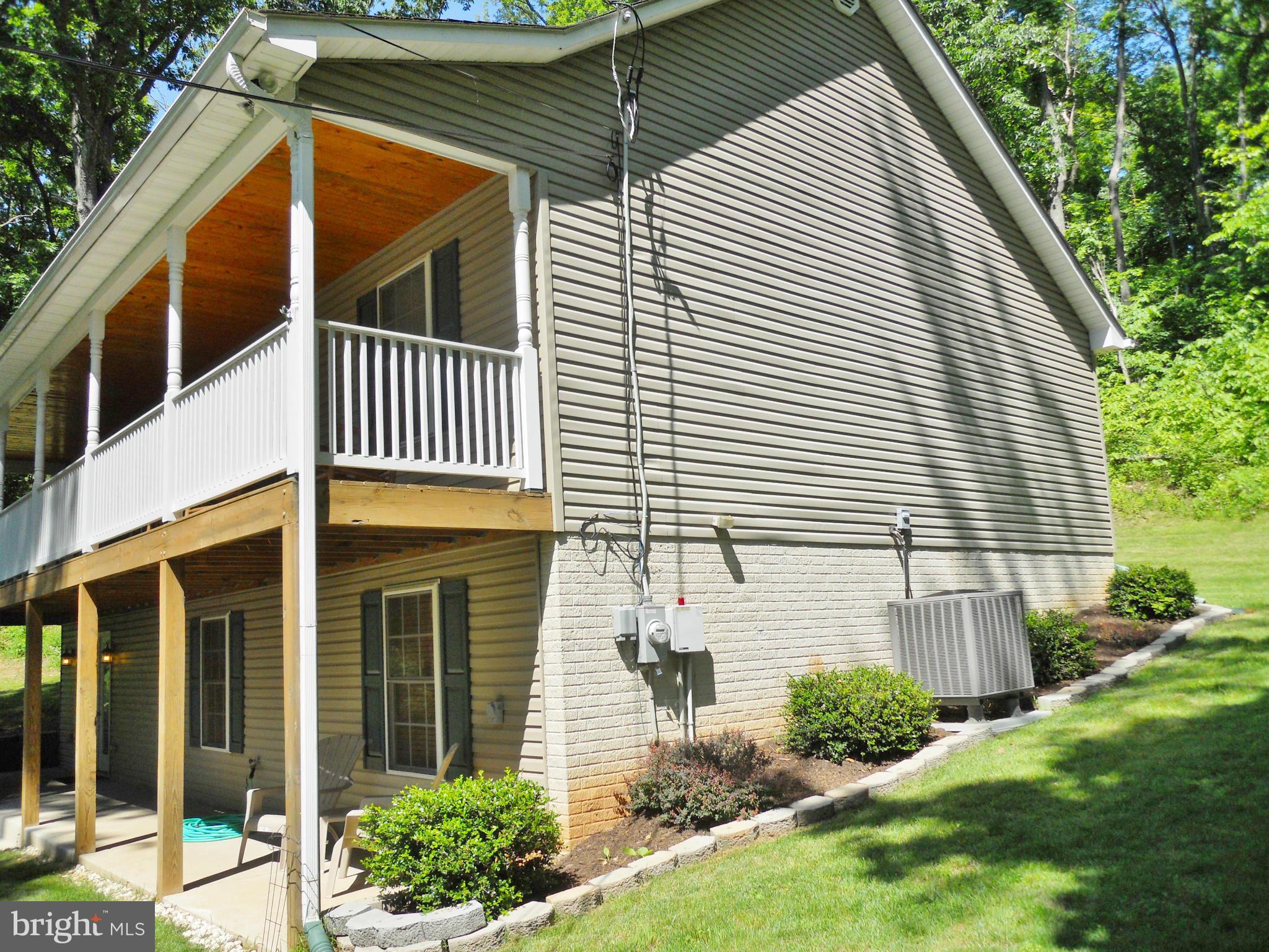 452 Freeze Road Linden, VA 22642 - Photo 3 of 30 Exterior (General)