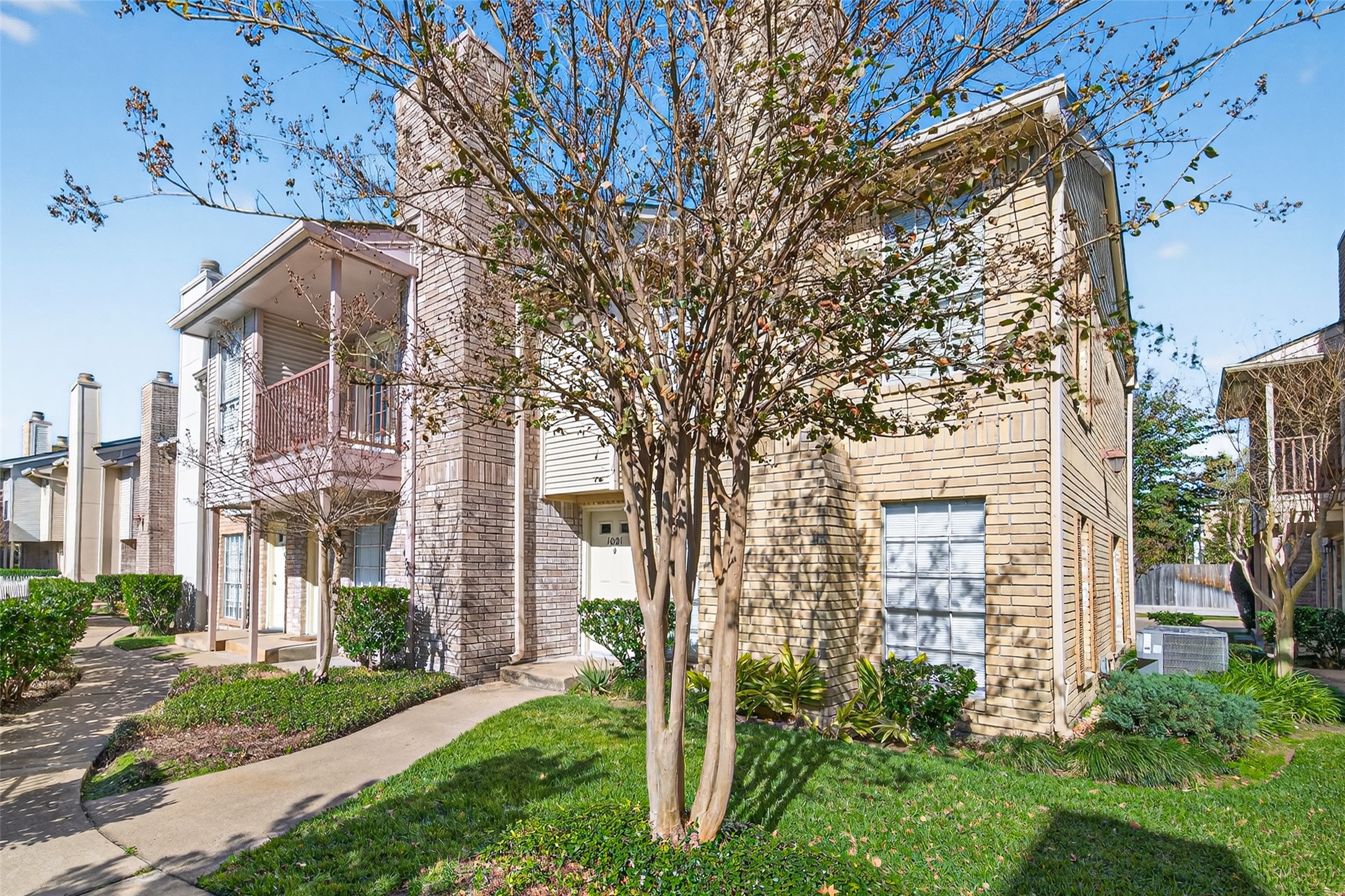 3100 Jeanetta Street, Unit 1004 Houston, TX 77063 - Photo 2 of 42 This townhouse-style condo sits in a lush, verdant pocket of the community, perfectly oriented to face the sparkling blue waters of the resident pool.