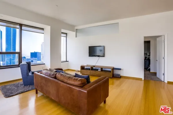 $4,200 | 1100 Wilshire Boulevard, Unit 2906, Los Angeles, CA 90017