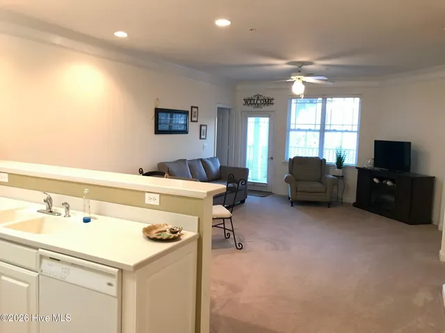 $1,525 | 395 South Crow Creek Drive, Unit 1109, Calabash, NC 28467