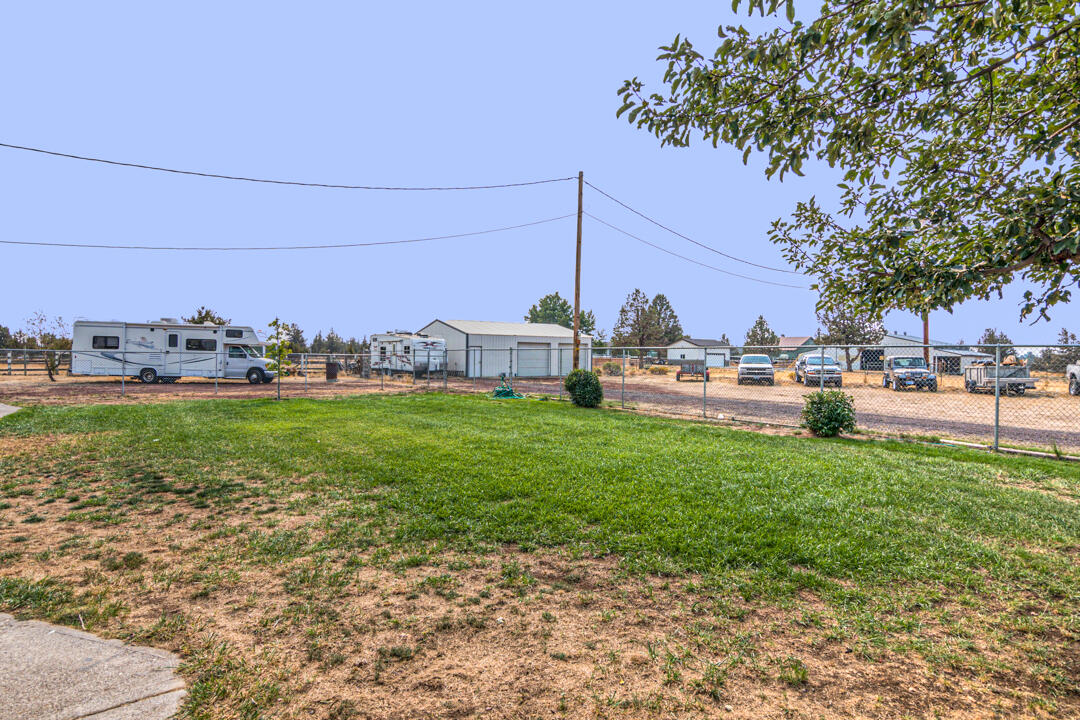 7105 Southwest Shad Road Terrebonne, OR 97760 - Photo 41 of 42 Shad Dr SW 7105 (27 of 43)