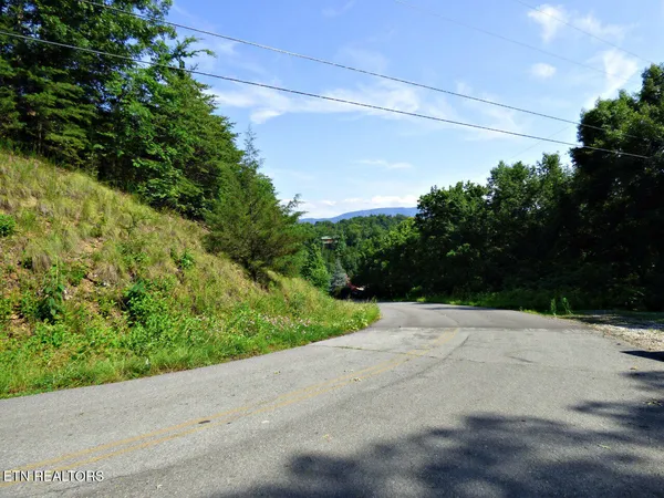 $394,900 | Lot 32 Tranquility Trail, Dandridge, TN 37725