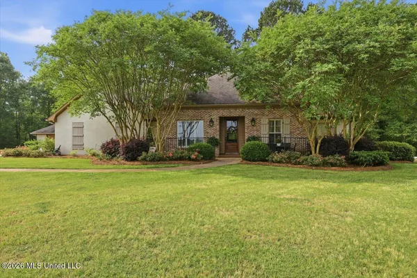 $472,000 | 226 Meadowlands Drive, Brandon, MS 39047