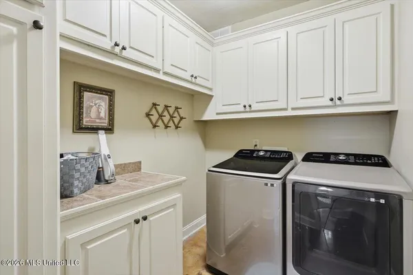 $474,500 | 226 Meadowlands Drive, Brandon, MS 39047