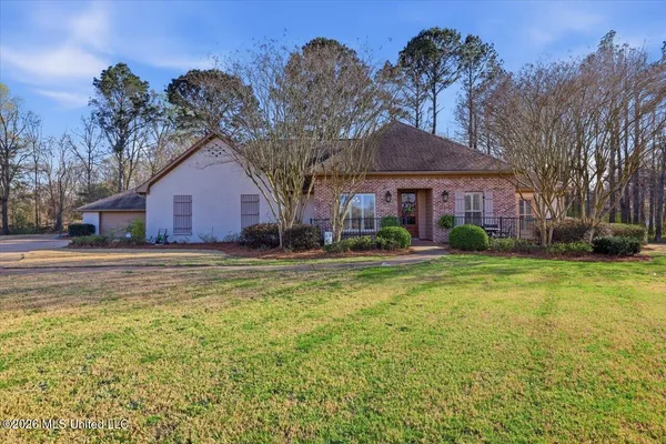 $474,500 | 226 Meadowlands Drive, Brandon, MS 39047