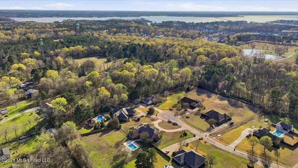 $474,500 | 226 Meadowlands Drive, Brandon, MS 39047