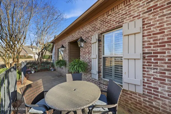 $474,500 | 226 Meadowlands Drive, Brandon, MS 39047