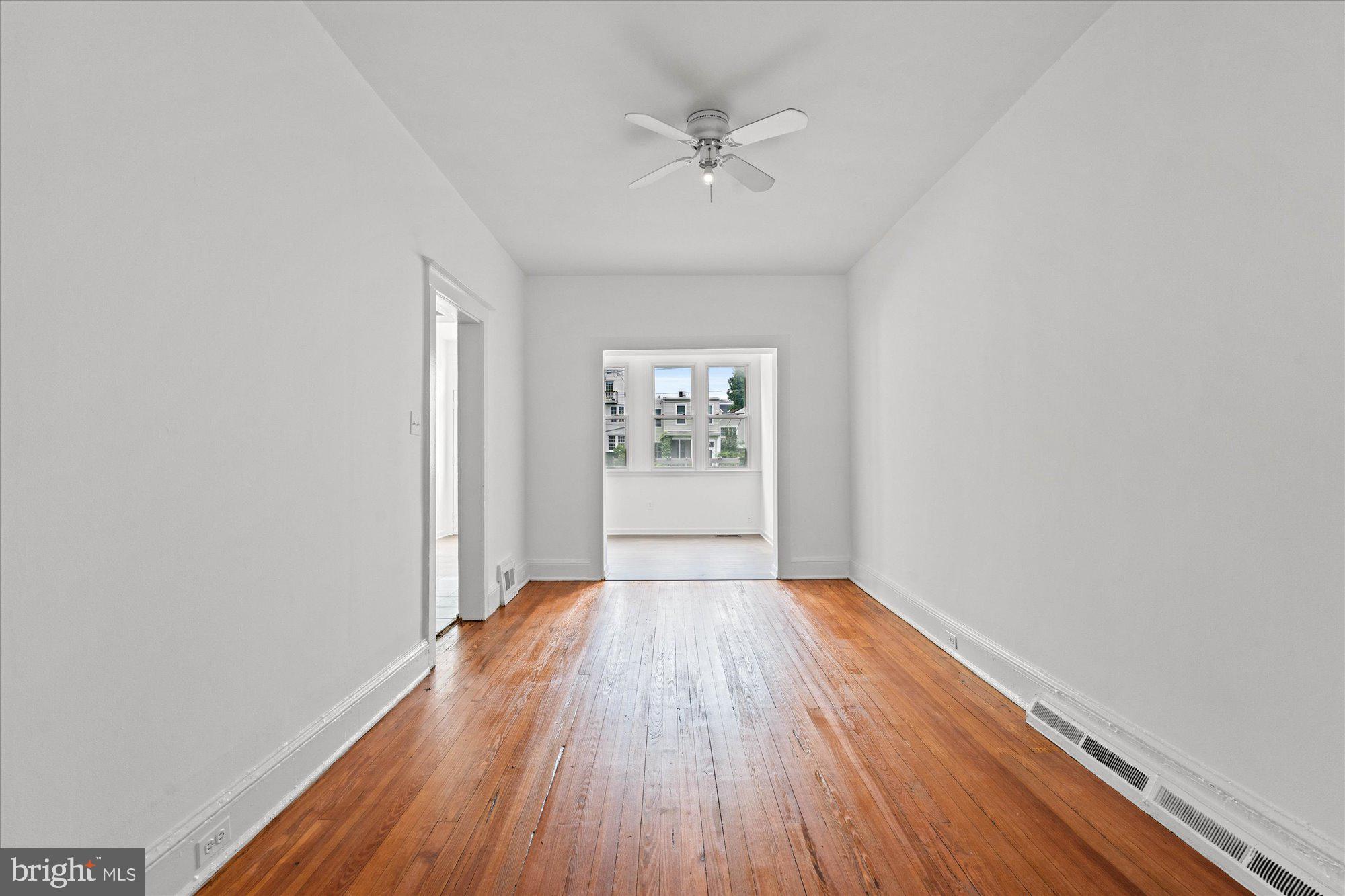3538 T Street Northwest Washington, DC 20007 - Photo 10 of 36 Dining room facing sun room
