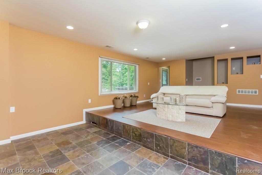 1709 Lakeville Road Leonard, MI 48367 - Photo 32 of 47