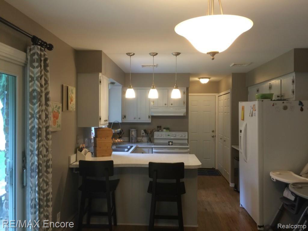 220 Shagbark Drive Rochester Hills, MI 48309 - Photo 13 of 28