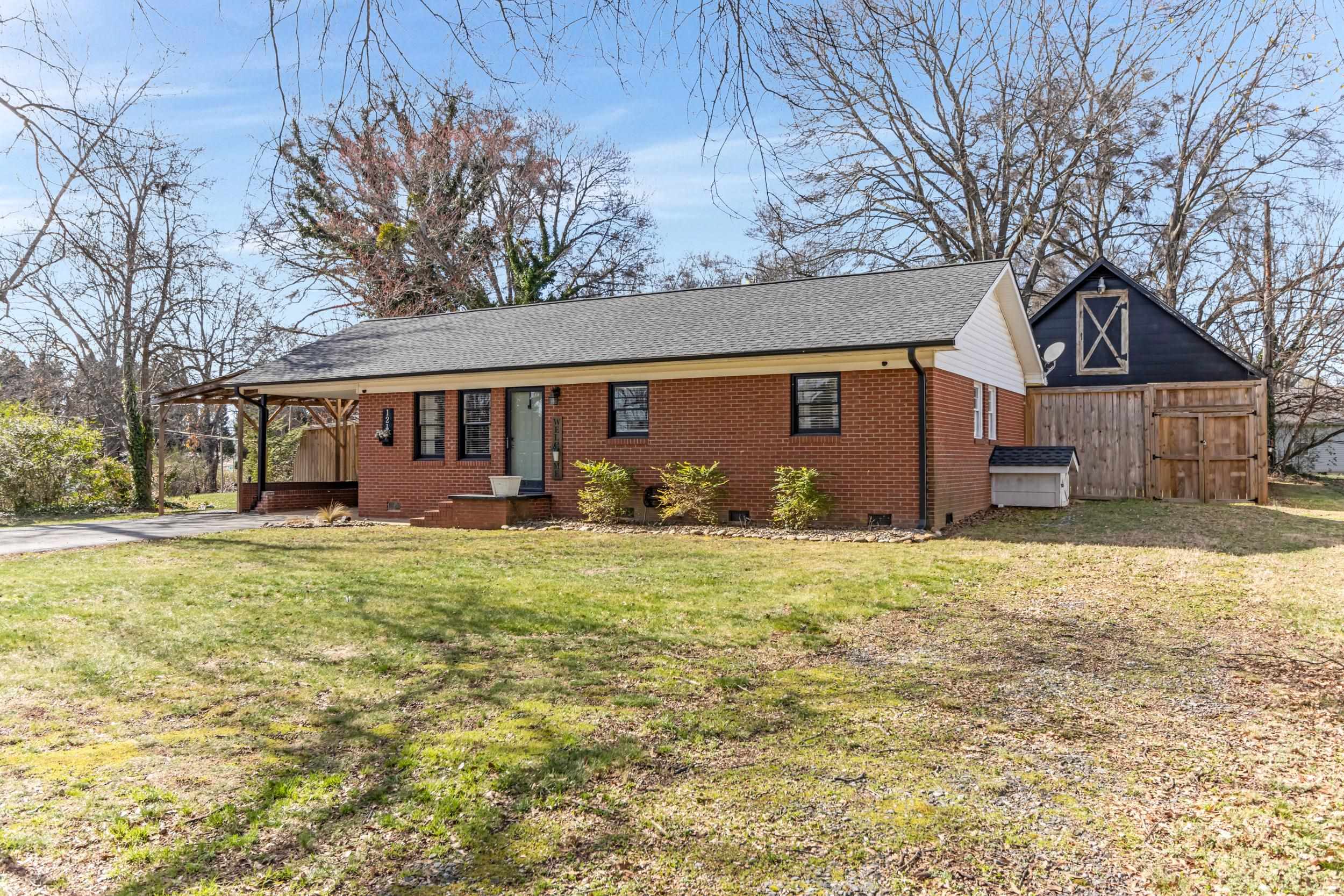 121 Hicks Drive Inman, SC 29349 - Photo 3 of 42