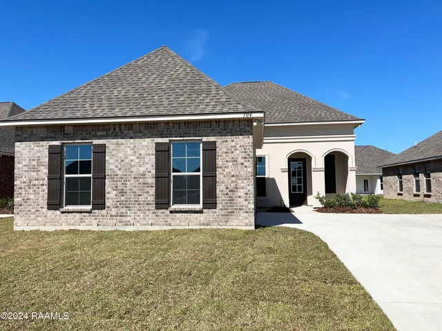 $299,040 | 104 Elmwood Mdws Drive, Lafayette, LA 70506
