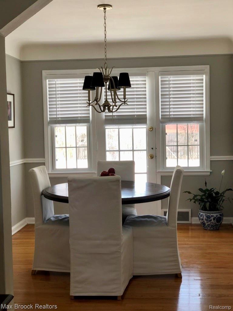 1827 Mansfield Road Birmingham, MI 48009 - Photo 5 of 34 Dining room_.jpg