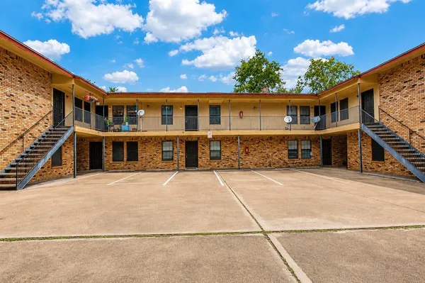 $1,095 | 1108 North Elm Street, Unit 10, Denton, TX 76201
