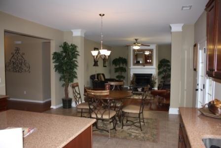 1050 Harbortowne Road Charleston, SC 29412 - Photo 11 of 24 Family room