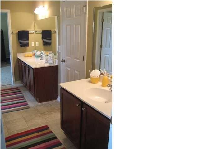 1050 Harbortowne Road Charleston, SC 29412 - Photo 13 of 24 Murray Jack and Jill Bath (3)