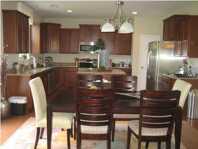 1050 Harbortowne Road Charleston, SC 29412 - Photo 9 of 24 Murray Eat in Kitchen (3)