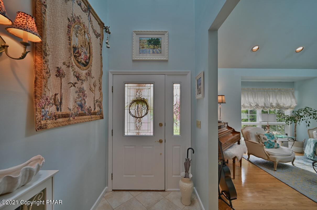 154 Skyview Circle Sciota, PA 18354 - Photo 15 of 114 Foyer