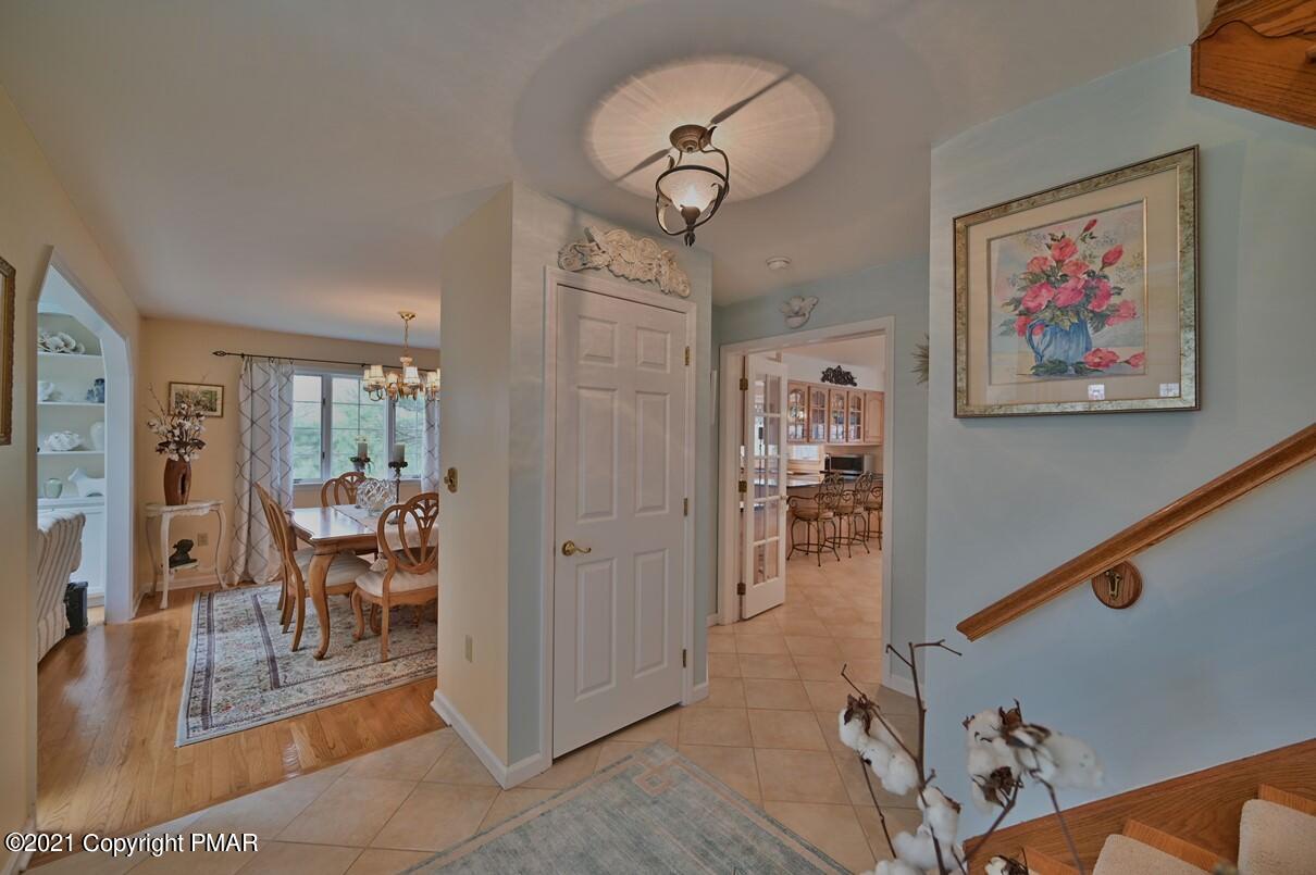 154 Skyview Circle Sciota, PA 18354 - Photo 18 of 114 Foyer