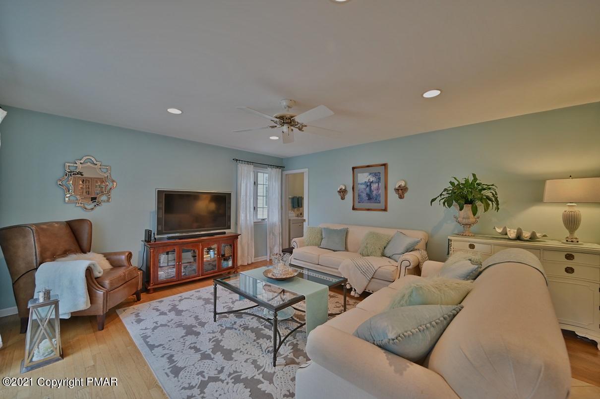 154 Skyview Circle Sciota, PA 18354 - Photo 47 of 114 Family Room