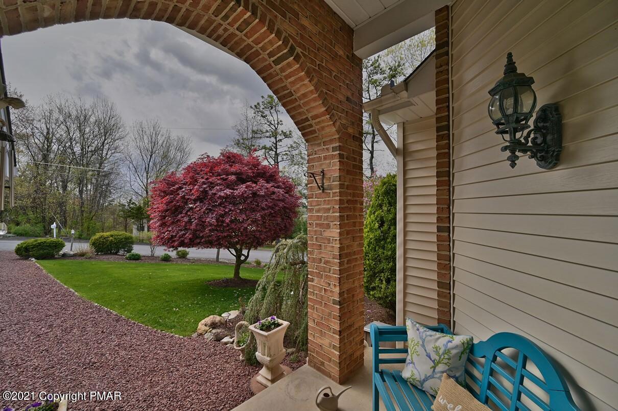 154 Skyview Circle Sciota, PA 18354 - Photo 5 of 114 Front Porch View