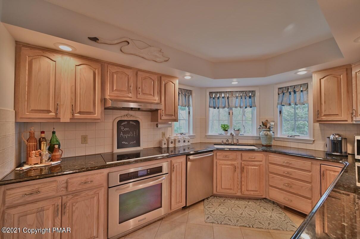 154 Skyview Circle Sciota, PA 18354 - Photo 57 of 114 Kitchen