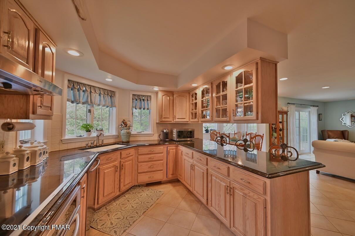 154 Skyview Circle Sciota, PA 18354 - Photo 59 of 114 Kitchen