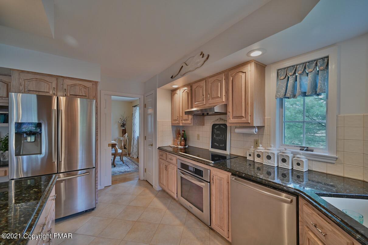 154 Skyview Circle Sciota, PA 18354 - Photo 60 of 114 Kitchen
