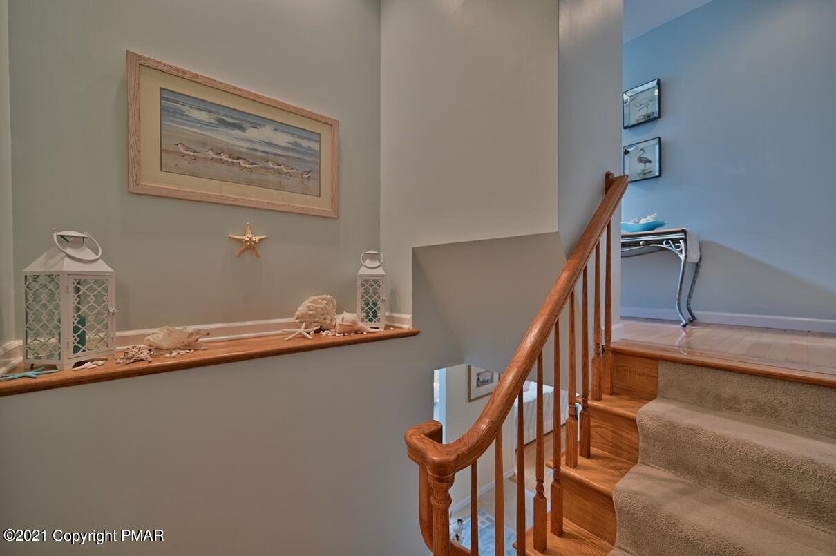 154 Skyview Circle Sciota, PA 18354 - Photo 65 of 114 Stairway