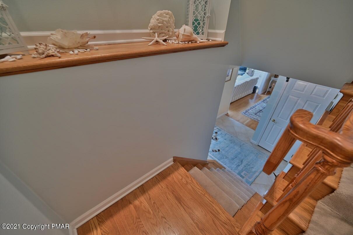 154 Skyview Circle Sciota, PA 18354 - Photo 66 of 114 Stairway Landing