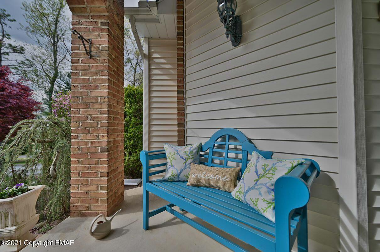 154 Skyview Circle Sciota, PA 18354 - Photo 7 of 114 Covered Front Porch