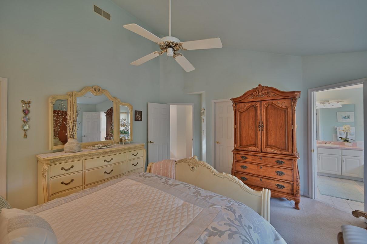 154 Skyview Circle Sciota, PA 18354 - Photo 73 of 114 Master Bedroom