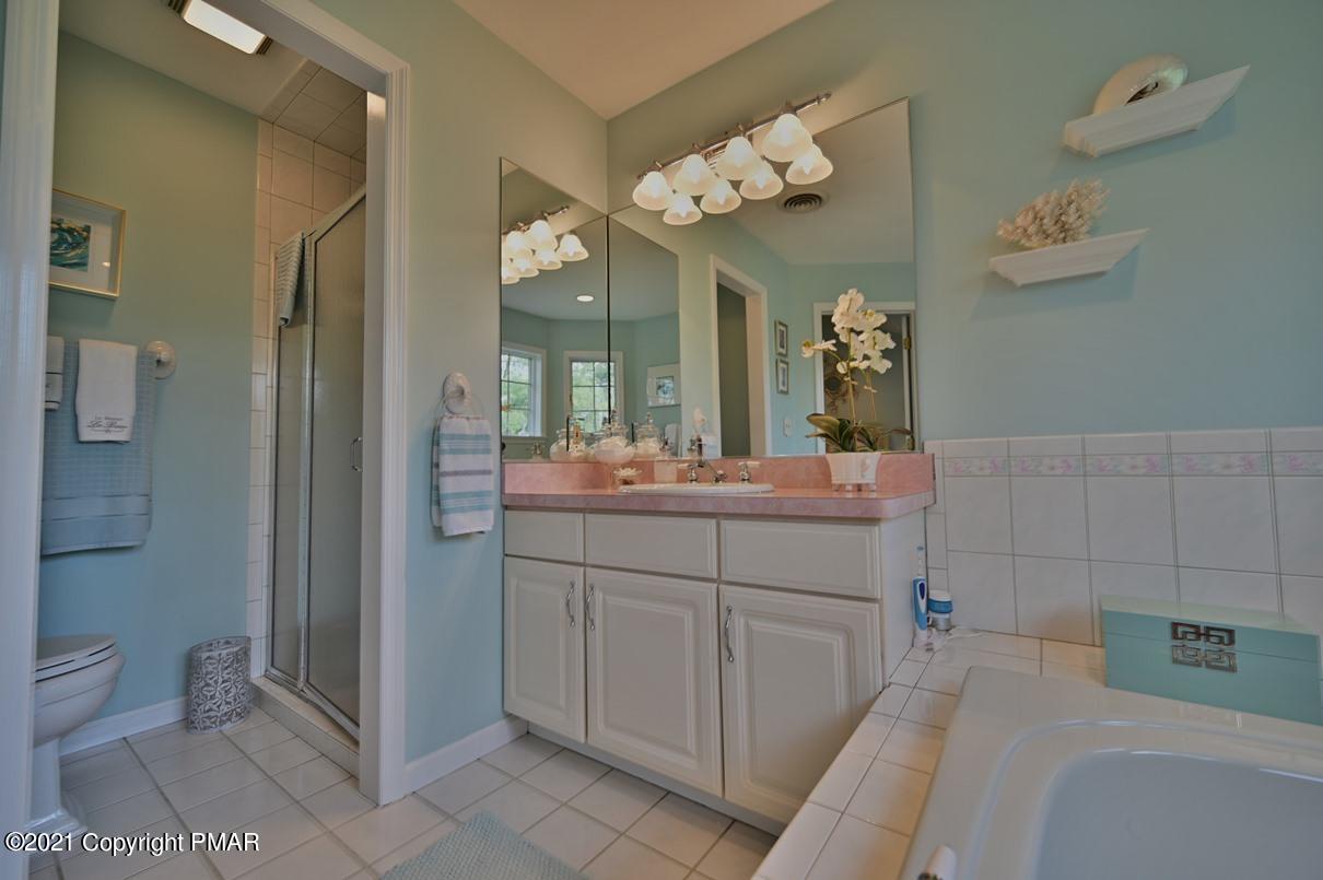 154 Skyview Circle Sciota, PA 18354 - Photo 79 of 114 Master Bath Separate Shower