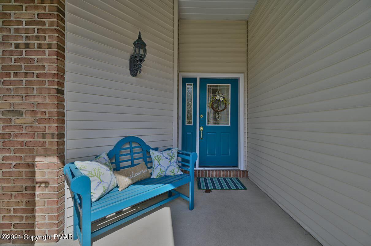154 Skyview Circle Sciota, PA 18354 - Photo 8 of 114 Entrance Porch