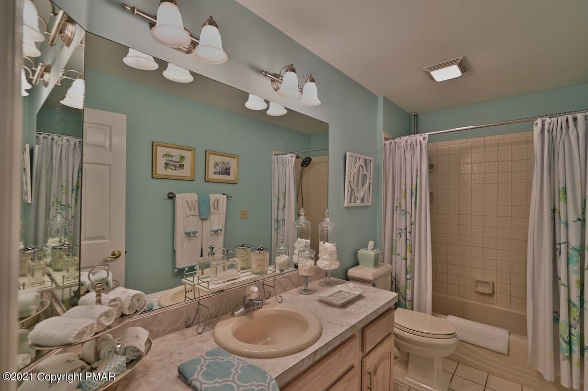 154 Skyview Circle Sciota, PA 18354 - Photo 93 of 114 Main Bath