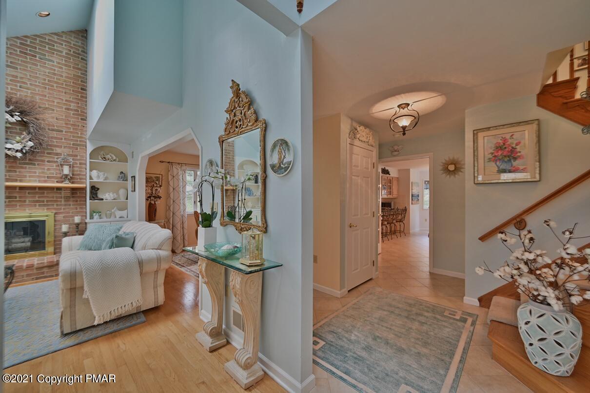 154 Skyview Circle Sciota, PA 18354 - Photo 10 of 114 Foyer with View inot Living Room