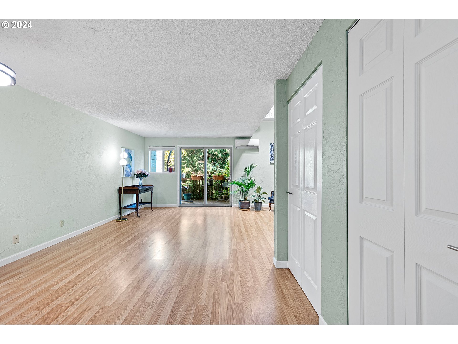 4441 Fox Hollow Road, Unit 5 Eugene, OR 97405 - Photo 11 of 31 Gallery Image 11