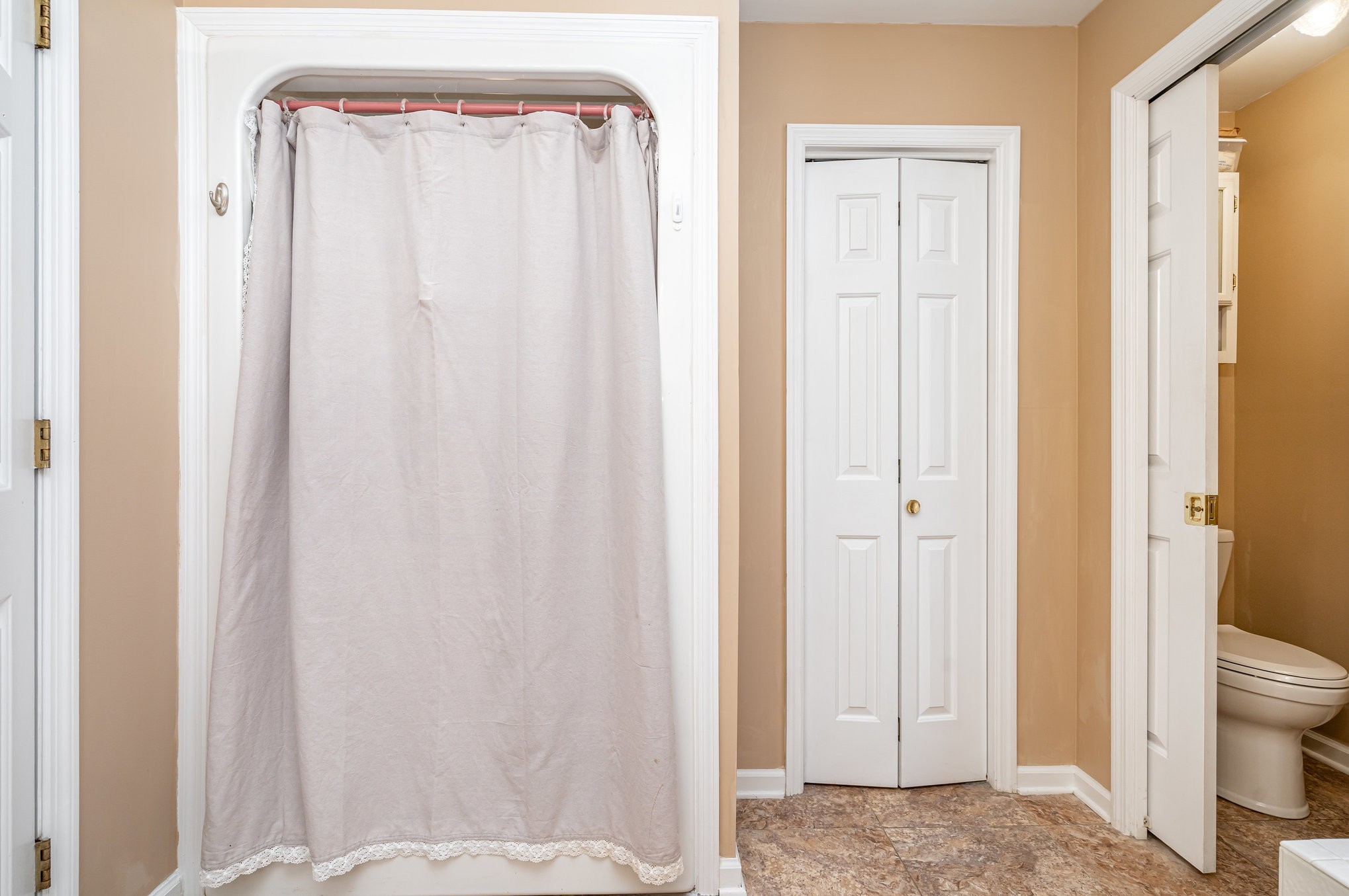 5221 Grand View Lane Pleasant View, TN 37146 - Photo 18 of 37 a view of bathroom with shower and a bathroom