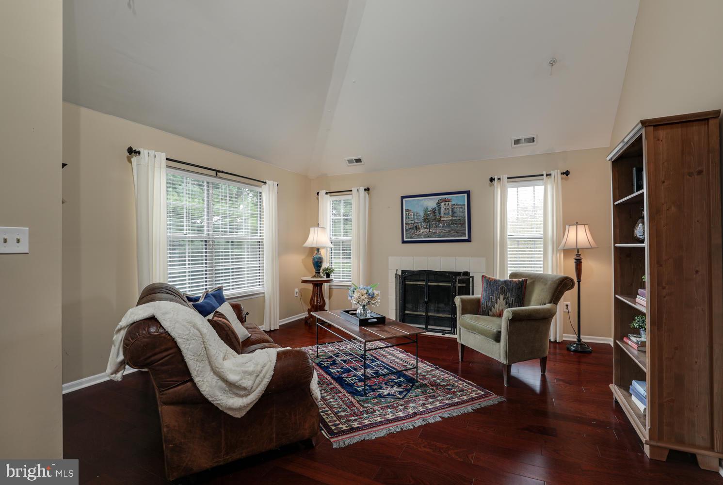 328 Brickhouse Road Princeton, NJ 08540 - Photo 3 of 23 Living Room