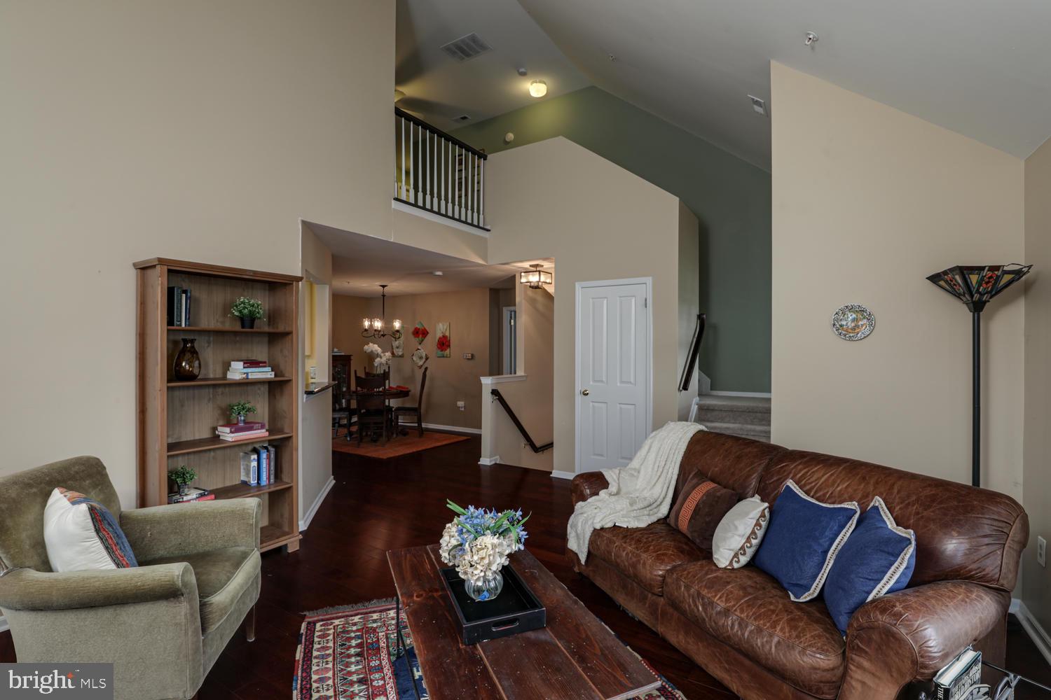 328 Brickhouse Road Princeton, NJ 08540 - Photo 4 of 23 Living Room