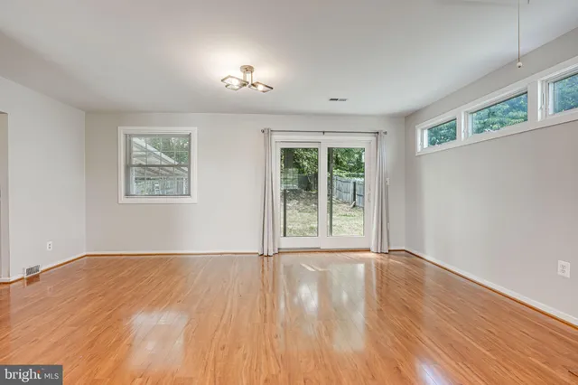 $3,300 | 5924 Cauba Court, Alexandria, VA 22310