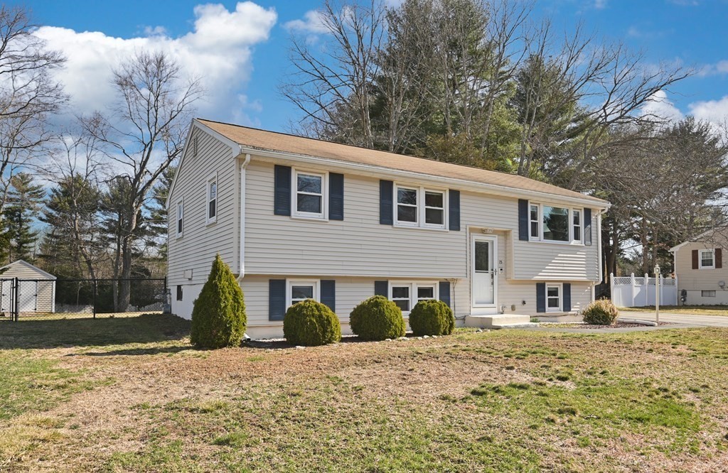 15 Harjean Road Billerica, MA 01821 - Photo 2 of 35