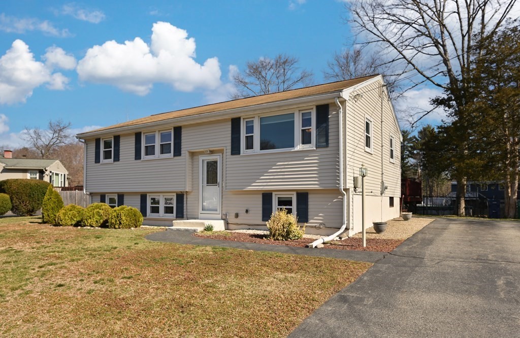 15 Harjean Road Billerica, MA 01821 - Photo 3 of 35