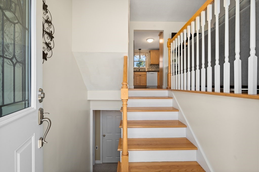 15 Harjean Road Billerica, MA 01821 - Photo 4 of 35