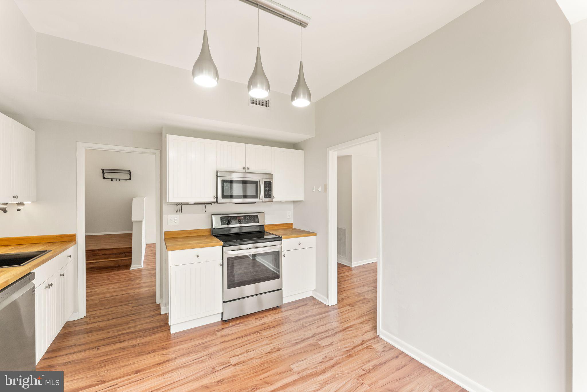 11560 Rolling Green Court, Unit 301 Reston, VA 20191 - Photo 14 of 34