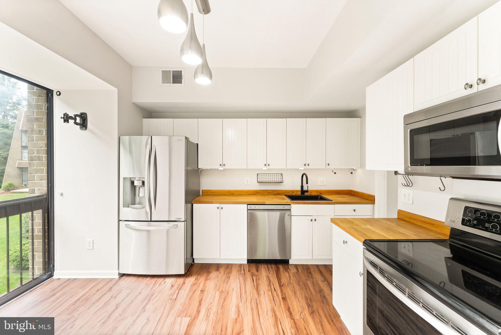 11560 Rolling Green Court, Unit 301 Reston, VA 20191 - Photo 15 of 34